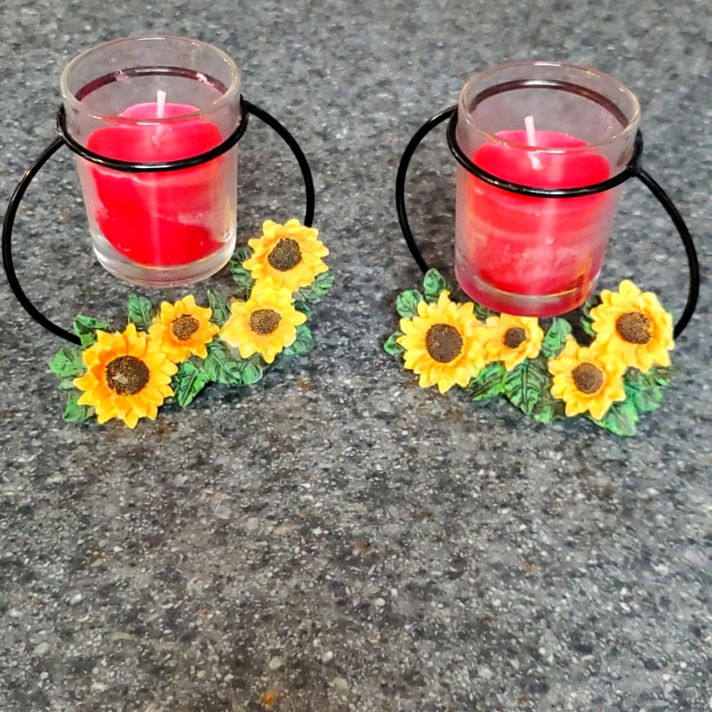 🎈 3 For $10........ 2 Sunflower Candle holders